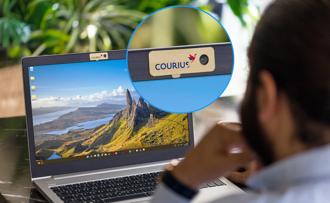 Canopy - Anpassade Webcam-Skydd i trä gallery thumbnail