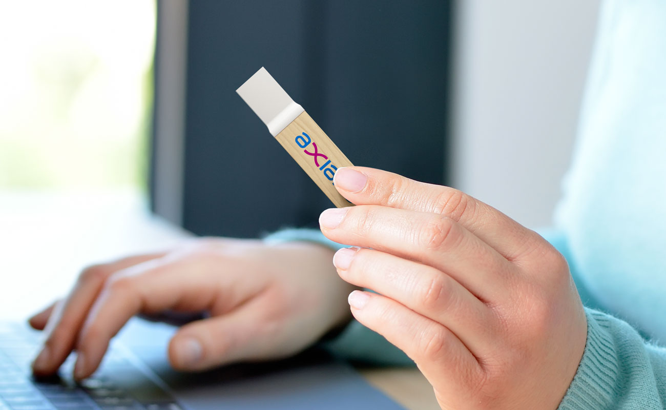 Carve - USB Minnen i Trä gallery thumbnail