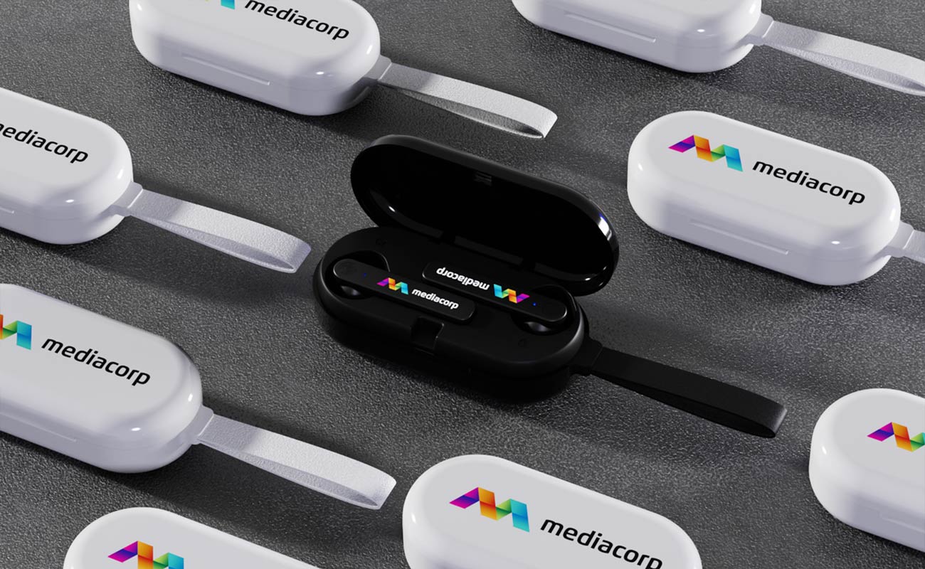 Duet - Anpassade hörlurar med laddningsfodral gallery thumbnail