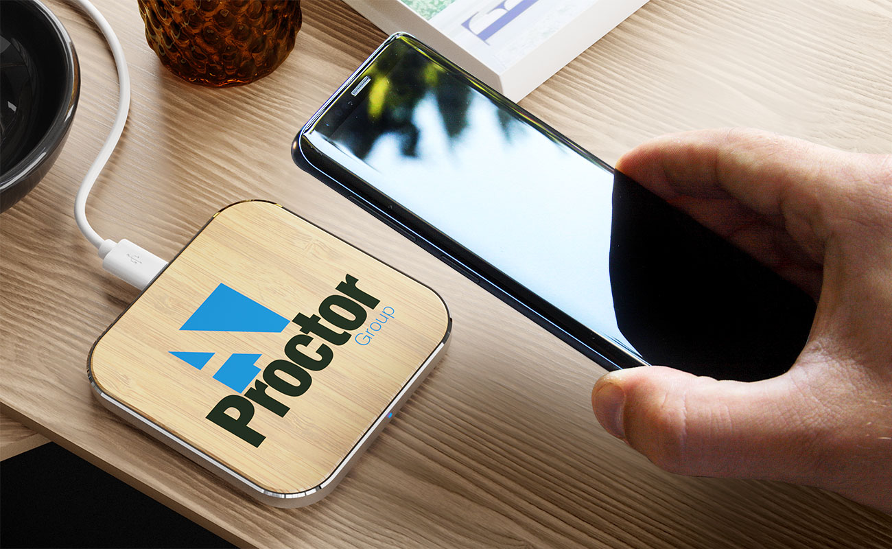 Savanna - Bambu trådlös laddare med logotyp gallery thumbnail